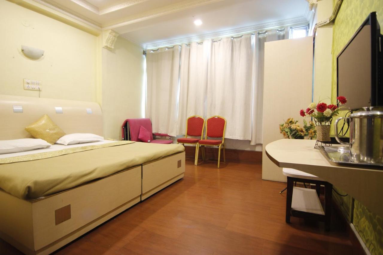 Hotel Tushar Pune Luaran gambar